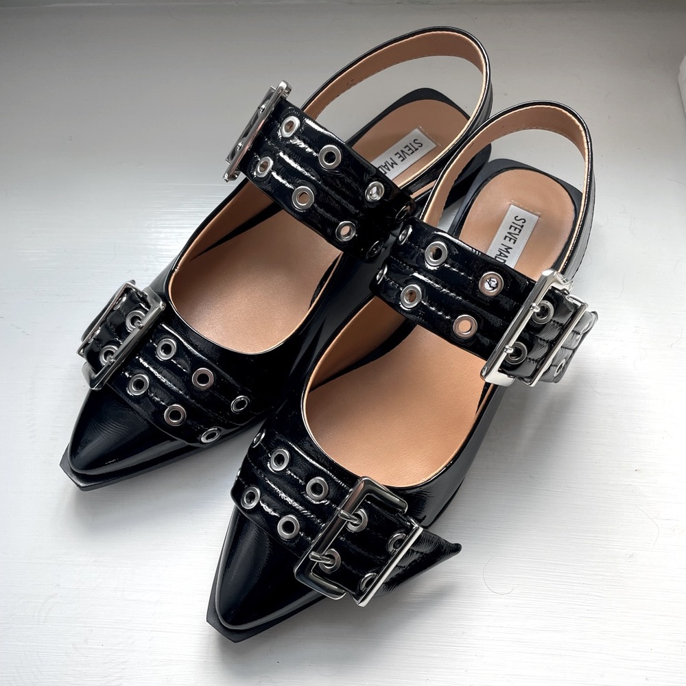 WORN ONCE steve madden black point toe flats with silver detailing